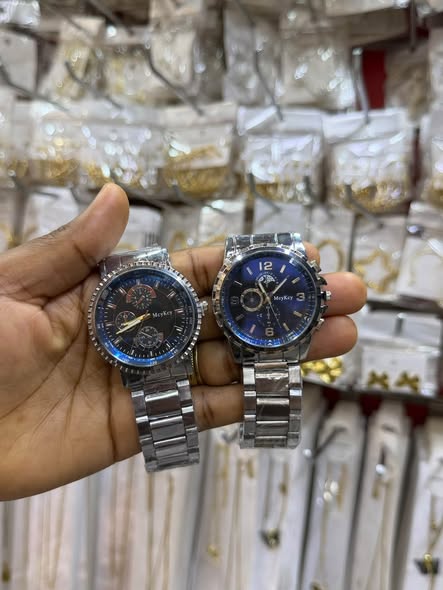 Attractive Watches Mix Available