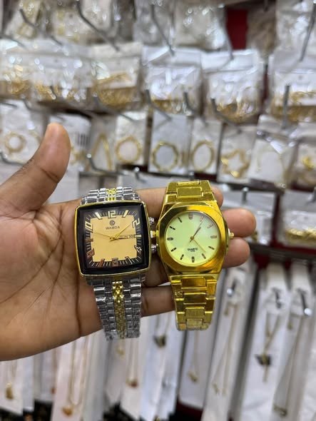 Attractive Watches Mix Available