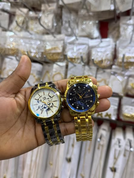 Attractive Watches Mix Available